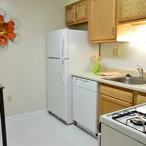 Kitchen - Wellesley House Apartments