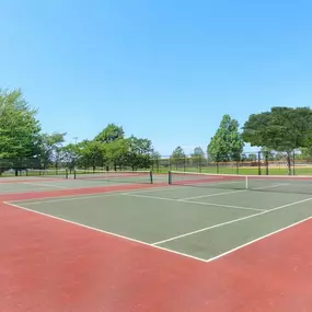 Tennis court at 444 Park Apartments