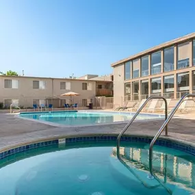 Pool and hot tub at Mountainview Venture