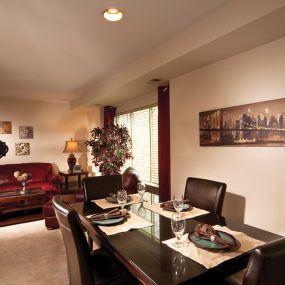 Dining Space - Rossbrooke Apartments & Townhomes
