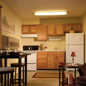 Kitchen - Rossbrooke Apartments & Townhomes