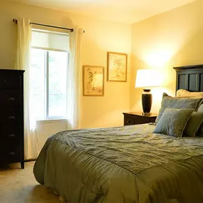 Bedroom - Rossbrooke Apartments & Townhomes