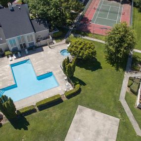 Pool at River Pointe Apartments