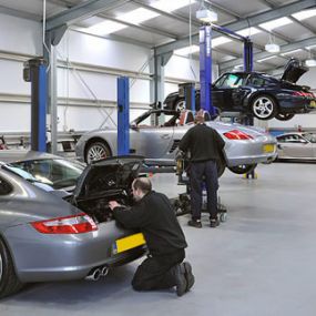 Bild von Porsche Englewood Service Center