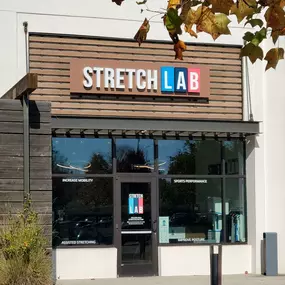 StretchLab Huntersville is located in the Northcross Commons shopping center on Sam Furr Rd. With Whole Food just steps away, it's the perfect place to get some recovery time in and follow it with a bite to eat! There is a large parking lot for your convenience.