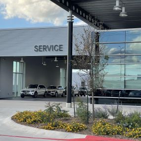 Mercedes-Benz of Selma Service Bay Entrance