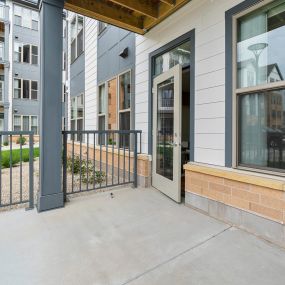 Patio at Oaks Landing Apartments