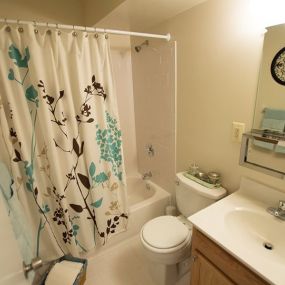 Bathroom - Holiday Gate Apartments
