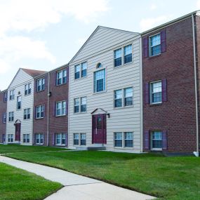 Main Entrance - Holiday Gate Apartments