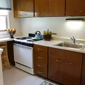 Kitchen - Holiday Gate Apartments
