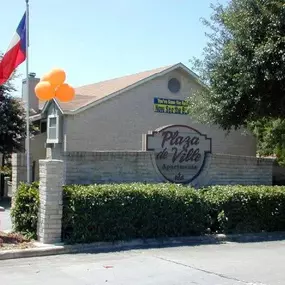 Exterior view at Plaza DeVille