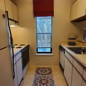 Kitchen - The Bluffs at Clary's Forest