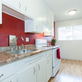 Kitchen Del Coronado Apartments