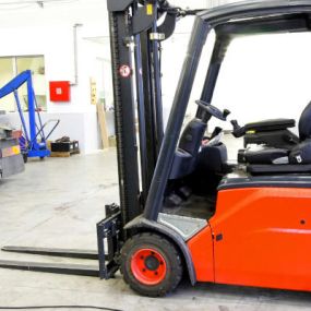 OUR TEAM OFFERS A COMPREHENSIVE RANGE OF FORKLIFT SERVICES TO HELP YOU KEEP YOUR FLEET IN GREAT CONDITION.