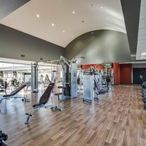 24-Hour Penthouse Fitness Center