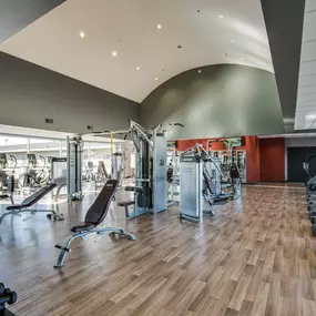 24-Hour Penthouse Fitness Center