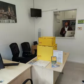 Bild von DHL Express Service Point (BD Demand UK LTD - iPayOn)
