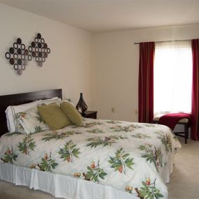 Bedroom - White Oaks Apartments