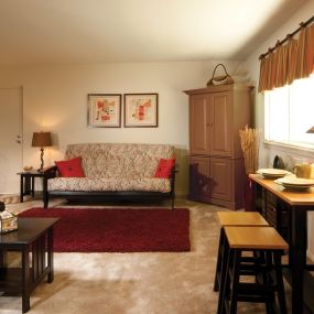 Living Room - Cedar Run Apartments