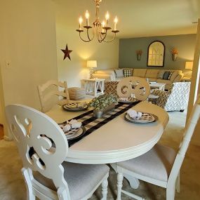 Dining Room - Cinnamon Ridge Apartments