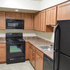 Kitchen - Cinnamon Ridge Apartments