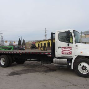 20- and 24-foot Flatbed Truck Rentals in Metro Detroit from Ashmore Rentals