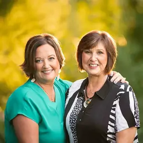 Bild von Kathy Worthen & Deanna Hansigner | BHHS Towne Realty