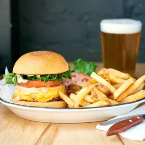 Bild von Black Tap Craft Burgers & Beer - 35th St