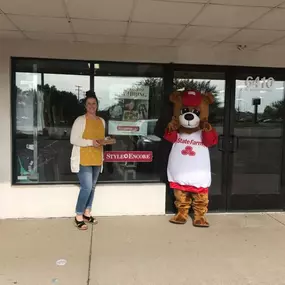 Neighbear donates!