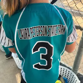 It was an honor to Sponsor the Teal Strikers this season!  The season had a slow start and the girls maintained a fun & supportive culture with great attitudes. They ended up with a trophy closing out the season with 3 wins in a row! We learn from our kiddos.
And well done Coach! @maliadelvecchio 
Proud to be a Slammers Mom & team Sponsor!
