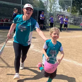 It was an honor to Sponsor the Teal Strikers this season!  The season had a slow start and the girls maintained a fun & supportive culture with great attitudes. They ended up with a trophy closing out the season with 3 wins in a row! We learn from our kiddos.
And well done Coach! @maliadelvecchio 
Proud to be a Slammers Mom & team Sponsor!