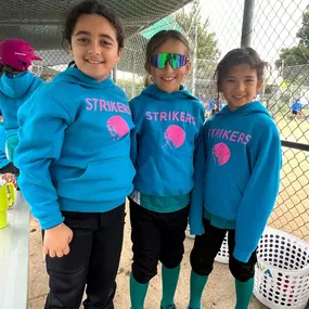 It was an honor to Sponsor the Teal Strikers this season!  The season had a slow start and the girls maintained a fun & supportive culture with great attitudes. They ended up with a trophy closing out the season with 3 wins in a row! We learn from our kiddos.
And well done Coach! @maliadelvecchio 
Proud to be a Slammers Mom & team Sponsor!