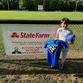 Clayton is representing his team and @djcoomerstatefarm! Have you taken a moment away from watching the gridiron to review your coverages?

We can help with that! Need a free quote? We can do that too!