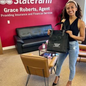 Have you stopped by our office for your State Farm bag? Feel free to swing by! ????