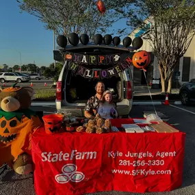 Fun-filled weekend with a trunk or treat and a fight’n Texas Aggies win!