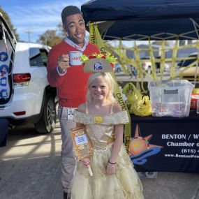 Jake had such a good time at the fall fest this year! He met many fun new friends and got to say hi to some old ones.