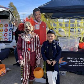 Jake had such a good time at the fall fest this year! He met many fun new friends and got to say hi to some old ones.