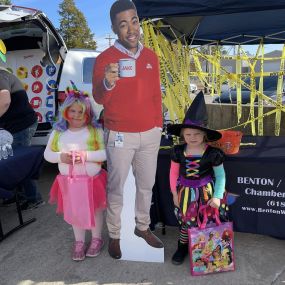 Jake had such a good time at the fall fest this year! He met many fun new friends and got to say hi to some old ones.