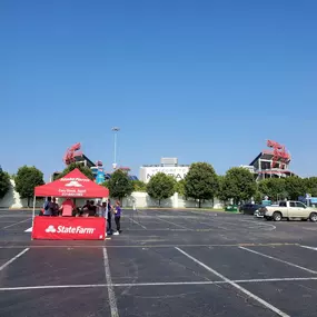 Last week my wife put on a crazy cool event for her work, Wheaton World Wide Moving | Bekins Van Lines. It was a truck pull fundraiser to benefit Give Kids The World and Move For Hunger, and she raised $20,000 for the two organizations. How great is that?! I was happy to sponsor a team to pull a 30-foot moving truck and was only a smidge sore after pulling it 100 feet.