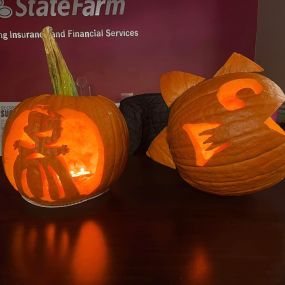 8th annual Halloween battle between #teamMBRO & #teamHBRO! Which pumpkin do you like better? Comment below with your pick - left or right? ????????
