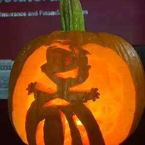 8th annual Halloween battle between #teamMBRO & #teamHBRO! Which pumpkin do you like better? Comment below with your pick - left or right? ????????