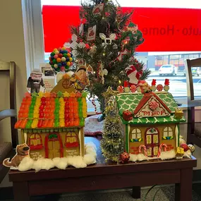 8th annual gingerbread house battle! Which gingerbread house do you like better?! Comment ⬇️ with your pick!