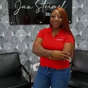 Hello neighbors! Please help us congratulate Vonda on her 1-year anniversary with the company. Vonda, your dedication and hard work are truly appreciated. We look forward to many more years of working together!