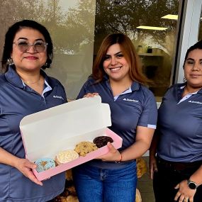 Cookies and quotes with the Robert Elizalde State Farm team