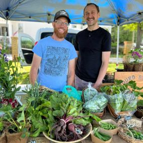 It was a beautiful afternoon in downtown Cambridge at the local Farmers Market! Our business spotlight this week goes out to Round Stone Farm ! Ethan and Michael  had a great selection of fresh cut flowers along with fruits and vegetables. If you’re close by stop in and say hi . The market is open every Thursday from 3-6 pm