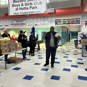 Big Ive’s Thanksgiving Turkey Drive & Give Way!! ???? 
We were so happy to be apart of the caravan unloading Turkeys ???? at the Seaford Girls and Boys Club. It was nice supporting such a great cause and very uplifting! So many families will have a wonderful Thanksgiving! ????????