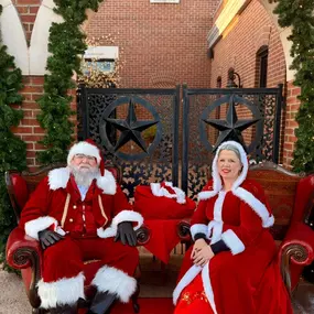 The holidays were in full swing at Mader Bagley State Farm yesterday as Mr. & Mrs. Santa Claus dropped by to celebrate with the community! ????????????
Thank you to everyone who joined us!