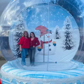 The holidays were in full swing at Mader Bagley State Farm yesterday as Mr. & Mrs. Santa Claus dropped by to celebrate with the community! ????????????
Thank you to everyone who joined us!