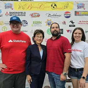 Another successful Backpack Drive! Nothing better than being in our community- @theblessingcorneroutreach does such a wonderful job with this every year, almost 1,000 backpacks given out! Thank you to @hometown_plumbing_bakersfield for donating backpacks as well! #elizabethismyagent #giveback #community #backpackdrive