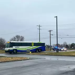 Big Ive’s Thanksgiving Turkey Drive & Give Way!! ???? 
We were so happy to be apart of the caravan unloading Turkeys ???? at the Seaford Girls and Boys Club. It was nice supporting such a great cause and very uplifting! So many families will have a wonderful Thanksgiving! ????????